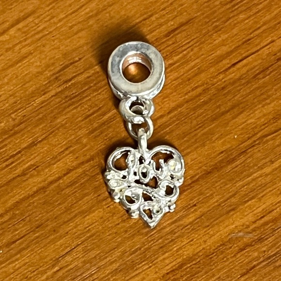 💕 3/$10 Love Heart Sliding Charm - Picture 4 of 5